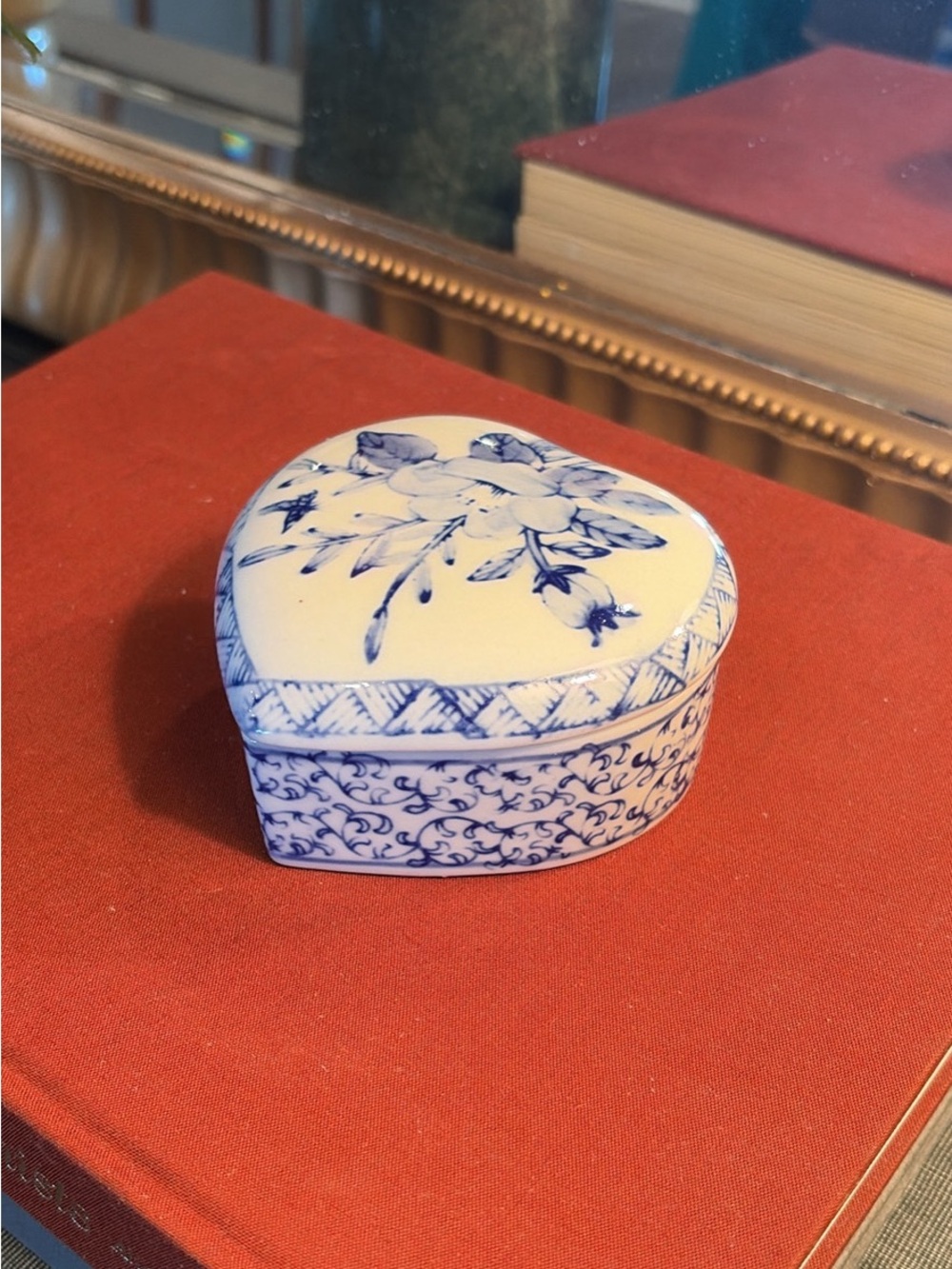 Vintage Painted Chinoiserie Heart Lidded Trinket Dish Jar Jewelry Holder Box